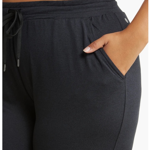 Zella Restore Soft Pocket Joggers (Plus Size) - Picture 3 of 12